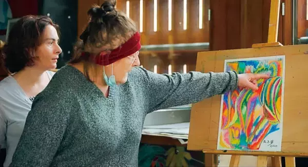 ベルリン国際映画祭〈最高賞〉受賞「アダマン号に乗って」木造建築の美しい船がデイケアセンター？「精神疾患への偏見を変えたい」ニコラ監督インタビュー