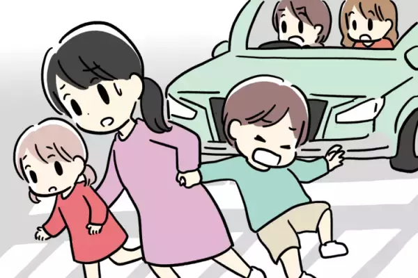 わが子二人は発達障害、横断歩道で固まりあわや事故⁉「悪い人！」と電車内でいきなり他人を注意…。外出はいつも疲労困憊【読者体験談】
