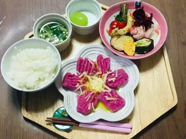 白いものしか食べない娘が食べた「簡単ボルシチ」。食べた理由は大好きなピンク色!?【感覚過敏の娘との時短レシピ】の画像