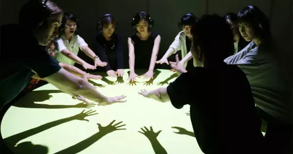 音のない世界、言葉を使わない対話で見えてくるもの。ダイアログ・イン・サイレンス「LOVE IN SILENCE」【2/25まで】