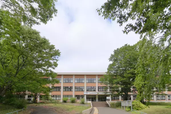 子どもの声に徹底的に耳を傾け未来をつくる。前例が無いからこそやってみる精神の、宮城県の新しい教育