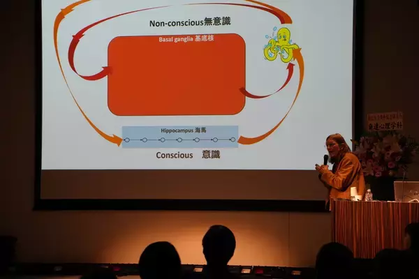 発達特性を強みに！世界的ベストセラー著者が語る、AI時代の学習アプローチ。子どもが「どう学ぶか」を知るということ【Barbara Oakley教授特別講演レポート】