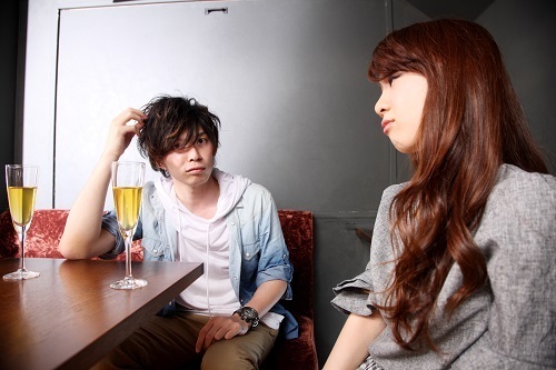 男子が「あ、コイツ非モテだ」と感じる女子の特徴・４つ