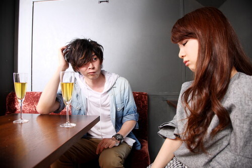 やっちゃだめ！マイナスイメージ増大な飲み会での行動・４選