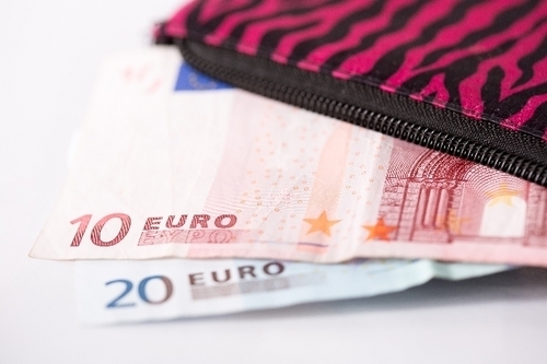 春はお財布の替え時！金運UPに効く「お財布の買い方・選び方」