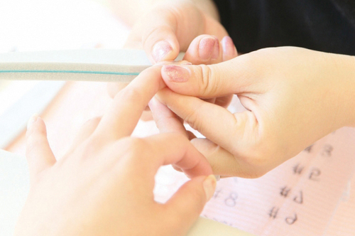 結婚するならツメが平らな人を選べ！？ツメの形でわかる「彼の性格」