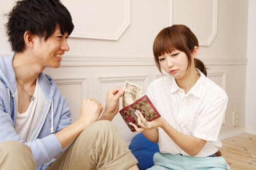 はやめに離れて！付き合っちゃダメな「お金にだらしない男性」の特徴・４つ
