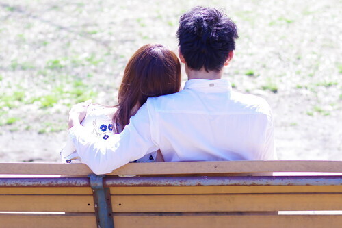 彼はいつ決心してくれる？男が「結婚しよう」と思う時・４選