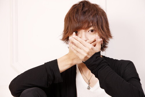 もう冬は終わりですよ！？男性が眉をひそめる春のNGファッション・4選