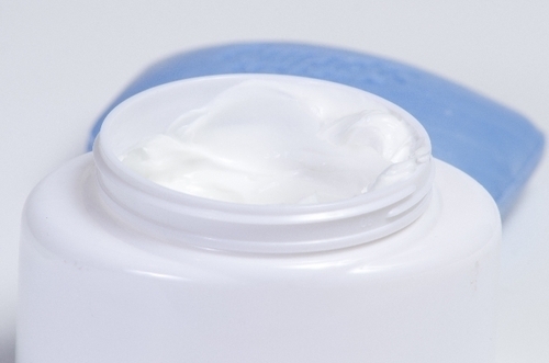 冬の間に余ったハンドクリームで女子力UP！ハンドクリームで彼の美肌も作るコツ