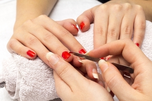 その外し方、爪が傷だらけに！上手なジェルネイルの外し方