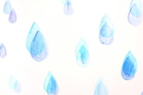 ある日突然ネイルが真っ黒？雨の日は要注意な「ジェルネイルへの色移り」