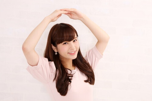 ほえぇ～！小さいバッグの女性がモテるワケ・４つ