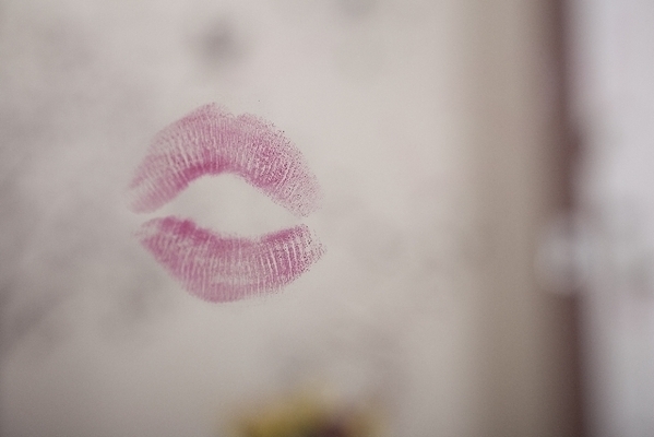 口紅、リップクリーム、ペットボトル……細菌増殖による体調不良に要注意！