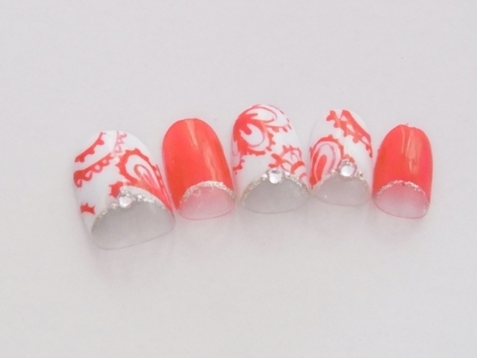 あれもそれもジェルネイル？いまさら聞けないジェルネイルの違いアレコレ