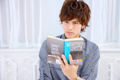 うわぁ、それ持ってんだ……「ナルシスト男子」の可能性が高まるカバンの中身・５つ