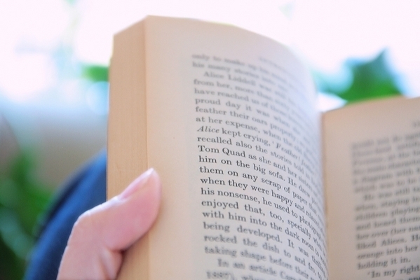 必要なのは本１冊！ビブリオマンシーで占う今日の運勢