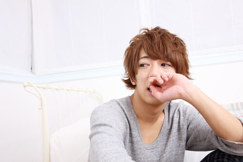 デートプラン、要変更！見逃してはならないカレの「あくびの噛み殺し」のサイン・５選