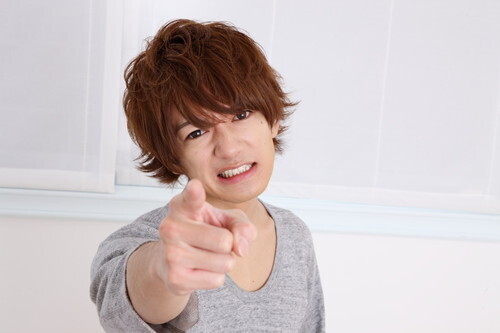 時間がもったいない！男子が「それ、デート中にやるんじゃねえよ……」とイラつくこと