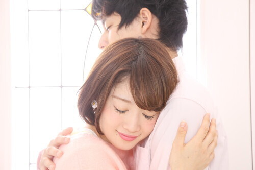 今すぐぎゅーっとしたい！「抱きしめると愛が深まる」理由とは？