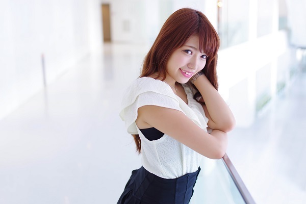 「デキ女はモテない」なんて嘘！自然な態度で気になる人に接近しよう！