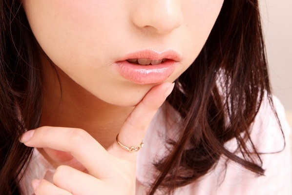 ちょっと待って！あなたの唇、黒ずんでませんか？知っておきたい４つのポイント