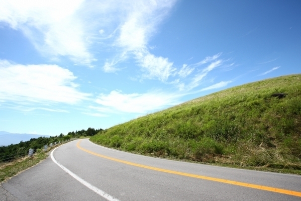 【夢占い】吉凶を占う！道路にまつわる夢４つ