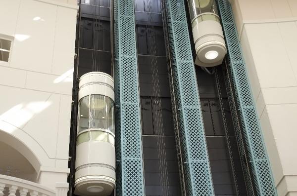 不調のシグナル！？エレベーターの夢でわかる「あなたのバイオリズム」