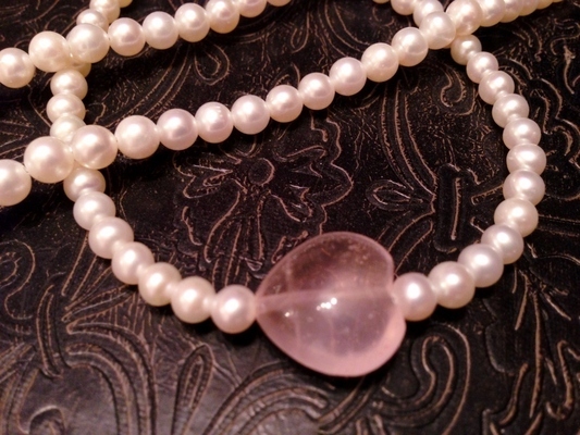 究極の恋愛運アップの組み合わせはコレ！パールとローズクォーツで乙女度MAX