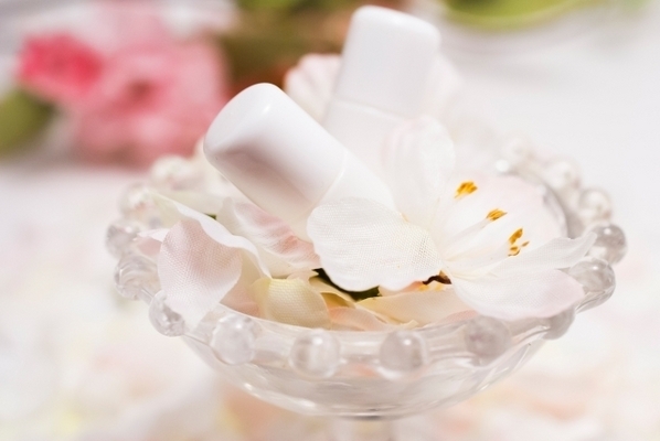 朝と夜のW（ダブル）ケア！それが目元を守るポイント！