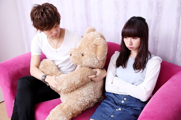 男子が「子供みたいに不機嫌になるな！」とイラつくデート中の彼女の一言・５つ