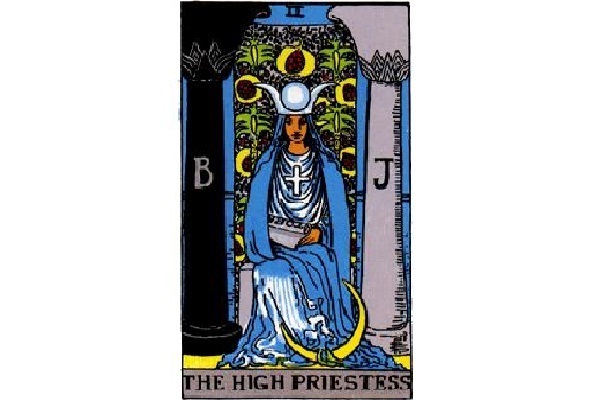 知性による輝き！『女教皇』のカードに秘められた恋愛に役立つメッセージと相性占い