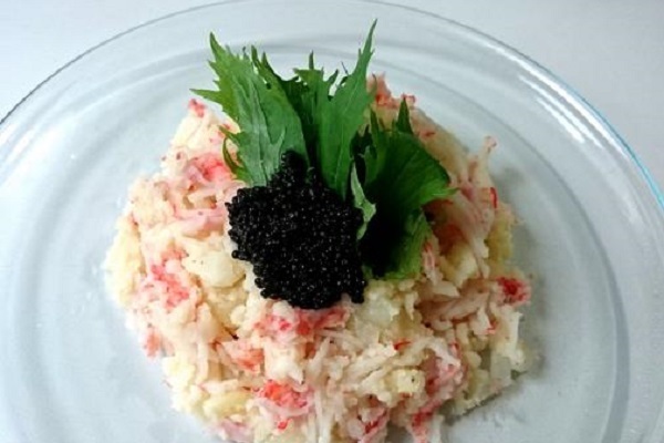 恋に効く魔法のレシピ「蟹とキャビアのポテトサラダ」