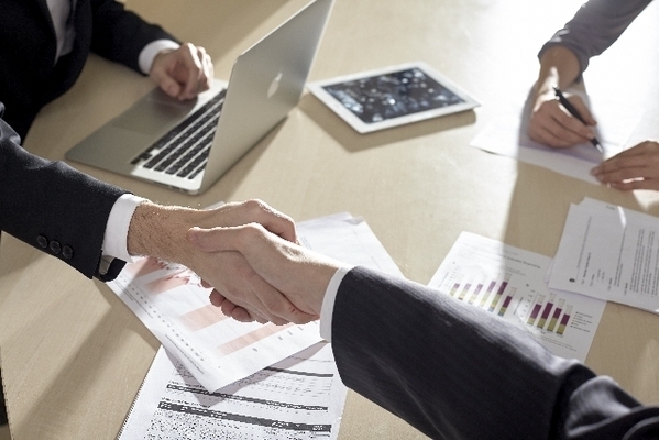 【12星座占い】あなたの金運アップの秘訣とビジネスのグッドパートナー