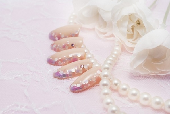 枯れオンナ？！そんな日に塗るマニキュア・オンナ度＆美容運UPネイルのポイント3つ