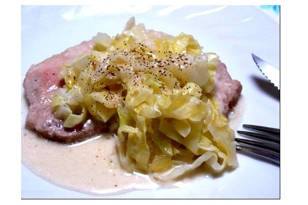 恋に効く、魔法のビューティレシピ「豚肉のソテーキャベツソース」