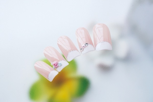 かわいいけど汚れやすい！？気を付けたいネイルデザインベスト3と注意点