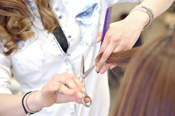 髪を洗う夢は出発のとき？今と未来をうつす「夢占い」