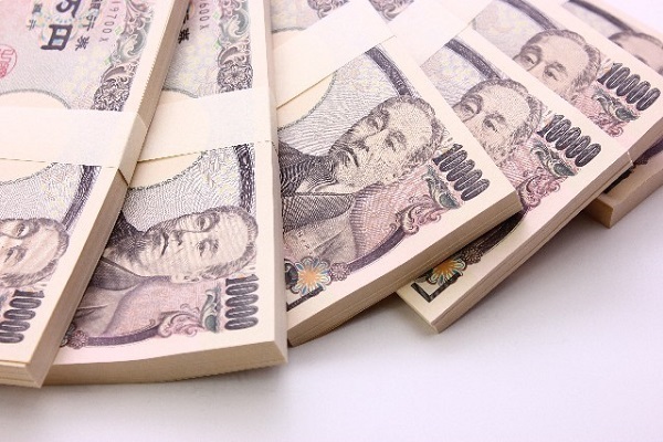 12星座別「宝くじが100 万円あたったら」あるある