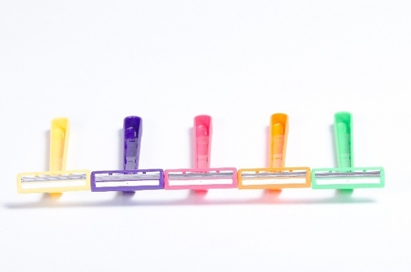 キラキラ女子にも産毛は生える！顔剃りするなら気を付けたいちょっとしたポイント