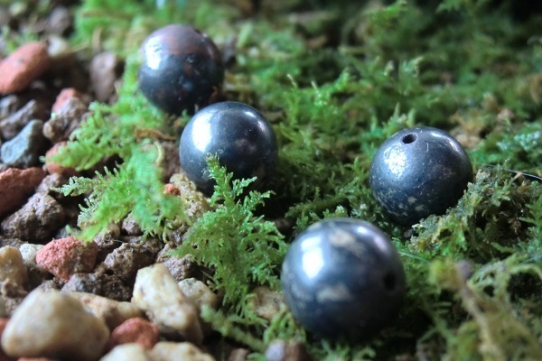 あなたの願いを叶えてくれる！効用別パワーストーン大辞典　～オーラを高める～