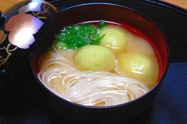 【ムーンダイエット】1月の満月和食は美肌に効く「さつま芋団子のにゅう麺汁」