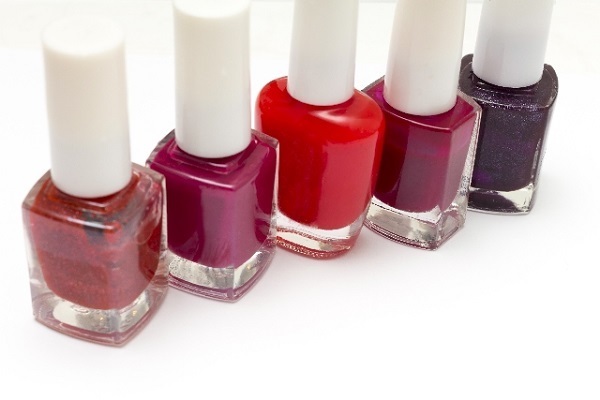 良縁を引き寄せる冬のネイルカラーはコレ！名前の最初の文字でわかるコトダマ診断