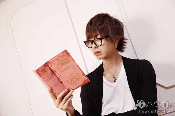 まず見るべきは本棚！？面倒くさそーな男子が読んでいがちな本・４つ