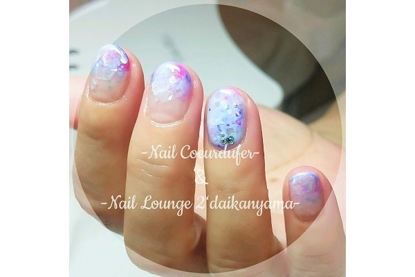 大人の「アンニュイネイル」で、目指せ、雰囲気あるオンナ！