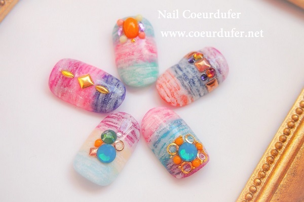 定番ネイルに飽きちゃったあなたへ。新境地ネイルのアイディア３つ