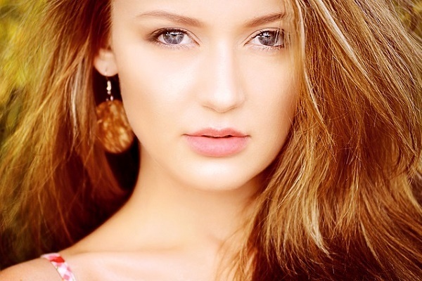 見た目はテカテカ、中はカサカサ？！夏こそ肌の「オイル切れ」にご注意！