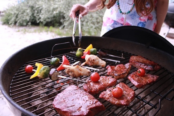 他の女子と差をつけるために！男心をつかむ「BBQ」での女子の行動