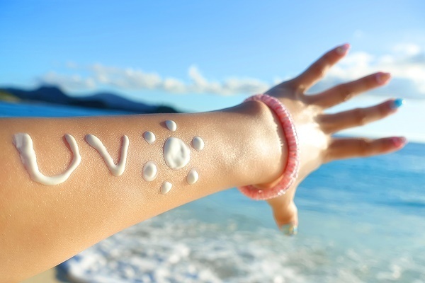 「SPFは強ければOK！」と思ってない？日焼け止めを理解して夏の美肌対策