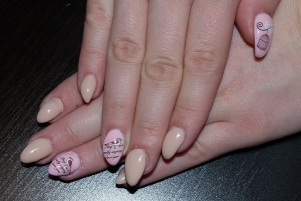 セルフネイルの「鉄板ワザ」！ネイルシールの付け方・はずし方